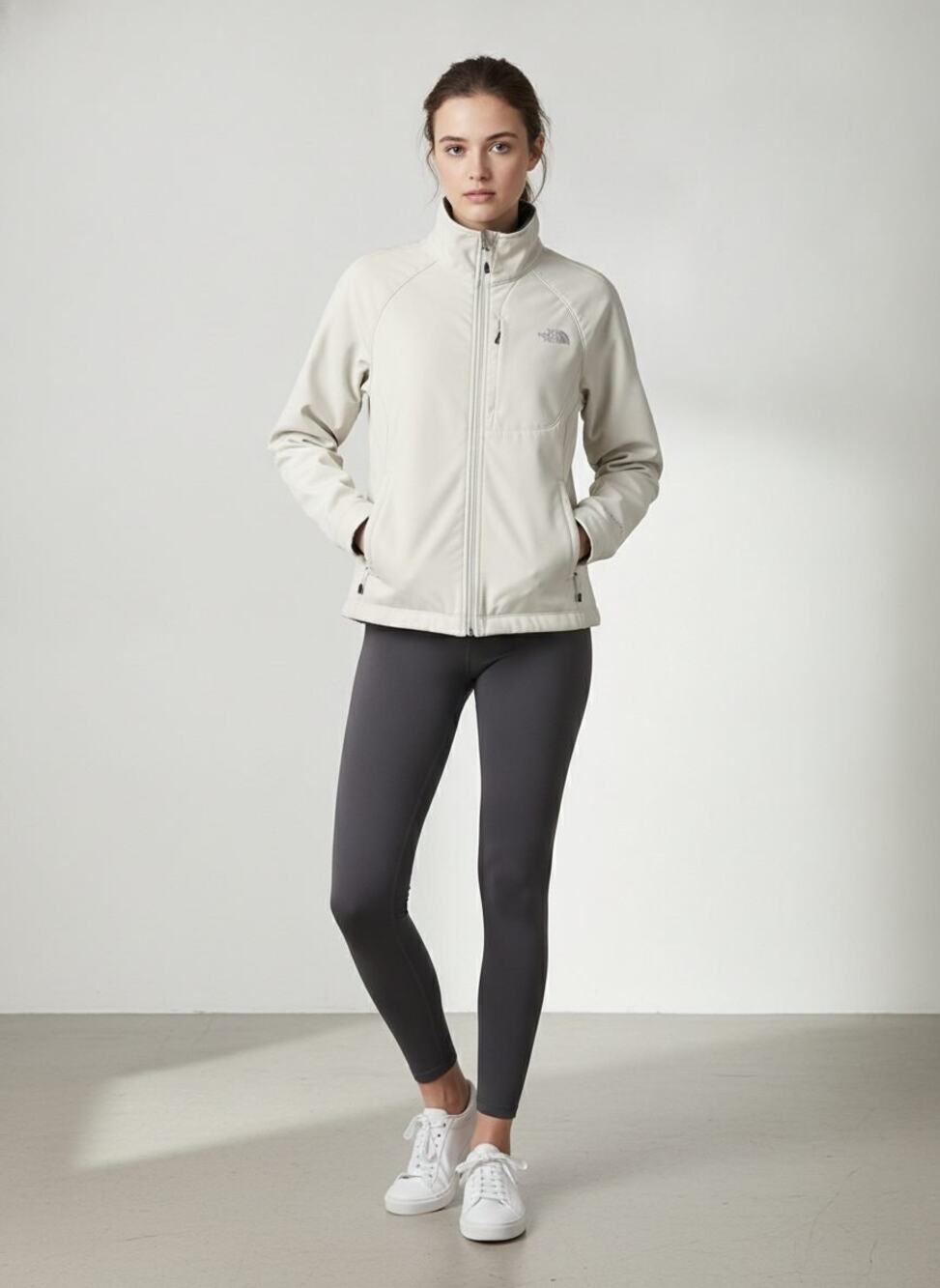 The North Face Apex Bionic Jacket - Women's M, Cream